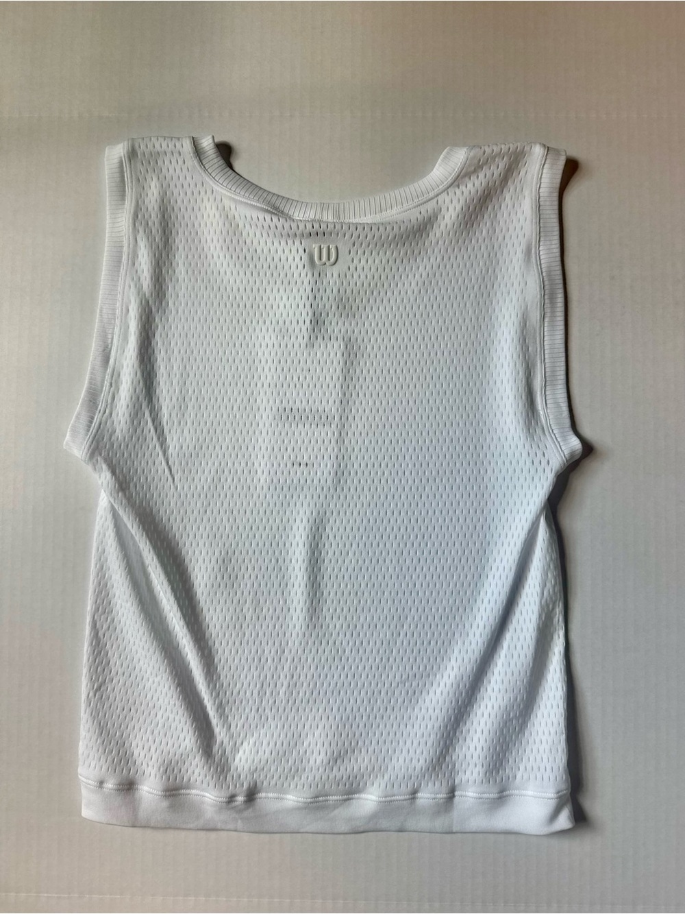 Wilson White Sleeveless Women's Tank Top - Picture 3 of 4